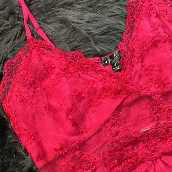 Pink sheer panel lace tank - Picture 2 of 9